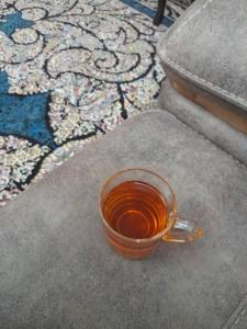 بفرمایید چای روضه ..خونه زهرا خانم😄🙋‍♀️🌺