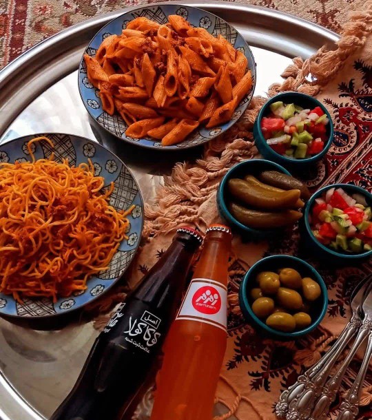 من دلم پر می کشه
برای اون زمانی 
که خسته و گرسنه
از..... 