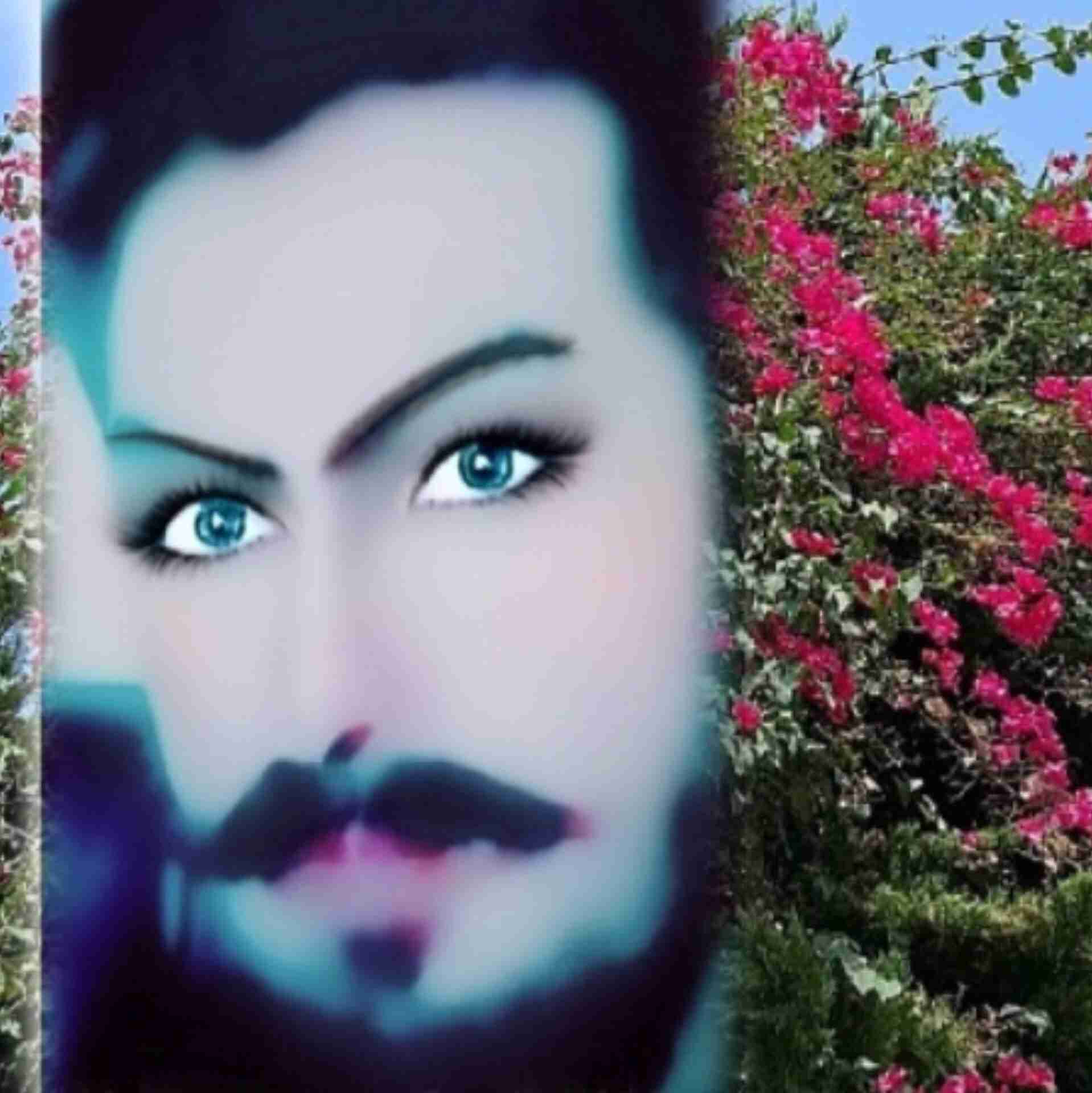 بچه دلیل  امام هشتم صلواه الله علیه در نیشابور  مثل امشب ما برای بیدارکردن  بعضی که تشنه حقیقتند   فرمود .دژ مستحکم خدا  این کلمه است  هرکس دران وارد شود ازغذاب دراماناست  برا اینکه اخوندبازی براه نیفته فرمود  گفتن این کلمه شروطی دارد  یکی ازشروطش که اگرطرف نگفته باشد این کلمه را منم .
