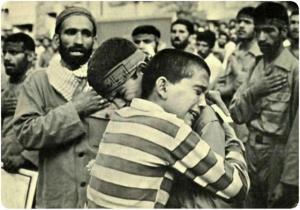😢عکسی از وداع تلخ دو نوجوان در زمان جنگ تحمیلی عراق
علیه


