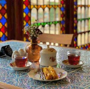 عصرتون بخیر و خوشی باشه انشاالله 