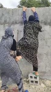 میرن باغ انار دزدی یا تماشای دعوای همساده😂