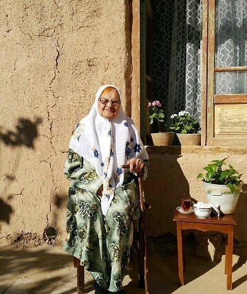 سلام روزتون بخیر 