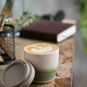انرژی مثبت و انرژی منفی 

نزدیک شدن به افراد موجب دریافت انرژی مثبت و منفی از آنهاست. 
وقتی کسی به ما توجه می کند گاهی از فاصله های زیاد روی ما تاثیر دارد.
حالا ببینید تقرب به خدا و نظر او چقدر انرژی بخش خواهد بود و ما چقدر به این انرژی احتیاج داریم. 
کمی توجه کنیم لطف خدا را هنگام تقرب درک خواهیم کرد.
