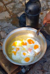"زندگی" گاهی به سادگی یک لیوان 
"چای آتیشی"و یک "صبحانه‌ی 