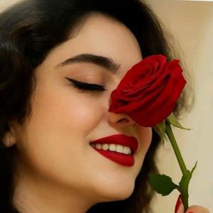 یکی انتخاب میکنه چون کسی رو نداره؛
یکی هم انتخابت میکنه چون
