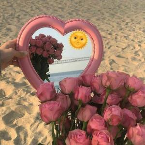 .✍🏻 نذارید کسی که باورتون کرده
کسی که دوستون داره 