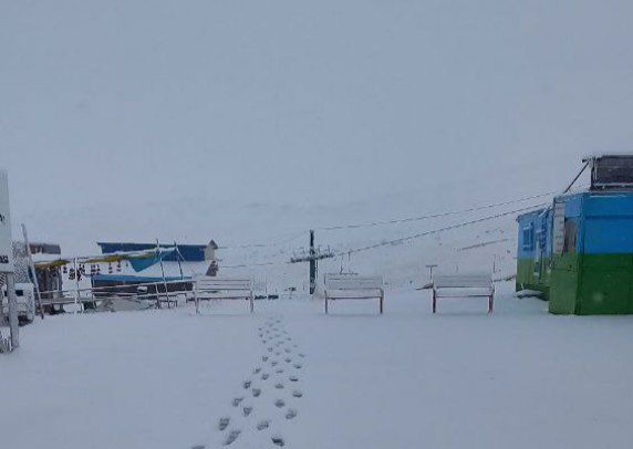 بارش 🤩برف ❄️  مورخ ۱۴۰۴🍂 ۶🍂 ۳۰دراخرین روزتابستان
