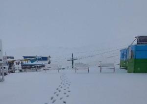 بارش 🤩برف ❄️  مورخ ۱۴۰۴🍂 ۶🍂 ۳۰دراخرین روزتابستان
