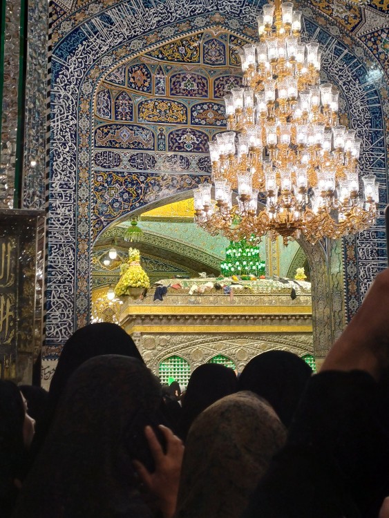 ضریح قشنگ امام رضا جانم در چهارشنبه های امام رضایی