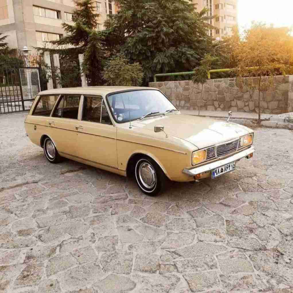 دلبسته به سکه های قلک بودیم...دنبال بهانه های کوچک بودیم🍂🍁