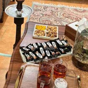 سلام واستون چای با قلیان آوردم 