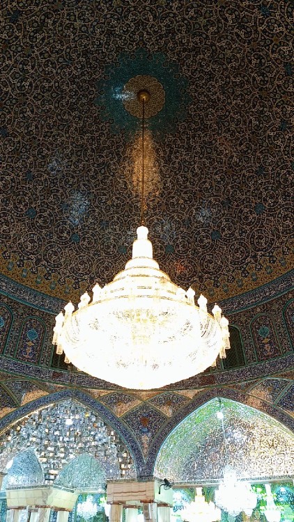 ' از آرامش هم مراقبت کنیم،
شاید دوست داشتن، همین باشد.