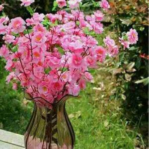 .
🌸"خوشبینی" ؛
🌸آهنربای "خوشبختی"است....
‌
🌸اگر مثبت باشید و مثبت بمانید !
🌸اتفاقات و آدمهای مثبت،
🌸 به سوی شما جذب خواهند شد.....
‌