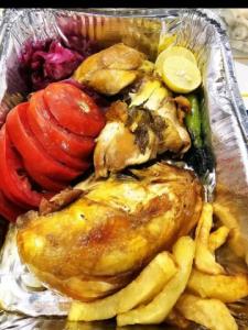 بخدا چکار شرپینو دارین .هر غذای می زاره بزا رولله گناه دار😎
