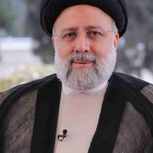 روحش شاد و یادش گرامیباد