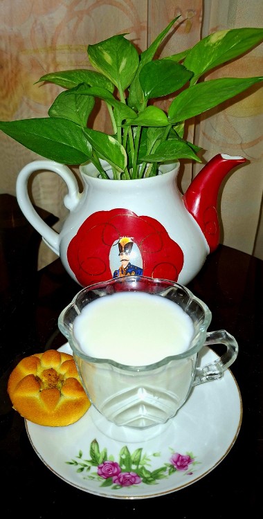 چای  ، قهوه 
آبجوش ، نسکافه ☕️ 
هیچ فرقی ندارن

همه نوشیدنی 