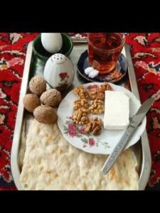 بفرمایین صبحونه اصل .من میدونم تا حالا نخوردین😋
