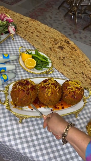 انشالله سفره هاتون بشادی پهن شه