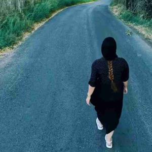 یکی از نشونه‌های انسان اصیل اینه که وقتی نقطه ضعفی از تو می‌دونه، هیچوقت علیه‌ت ازش استفاده نمی‌کنه. حتی موقع دعوا