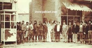 صف تلفن در دهه پنجاه

