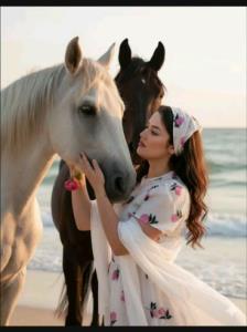 زنے ڪہ با یڪ ڪتاب...
شعر... 
آهنگ ...
یا حتے یڪ فنجان قهوہ .