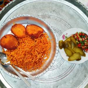 🙂به وقت صبحانه دیر هنگام و نهار زود هنگام آنه😁😁👇