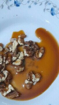 بفرمایین گردوی عسلی .تورو خدا شرم نکنین .حوصله التماس نداروم