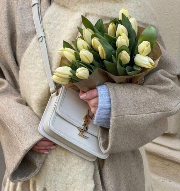 گرانبهاو کمیاب باش ... نه مثل سنگی که همه جا پیدا میشه..