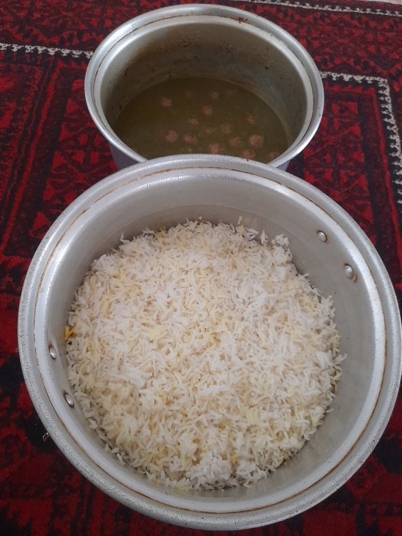 ناهار خوشمزه وبا کلاسِ مون😂😅بفرمایید 😂🖐