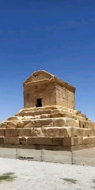 7 آبان روز کوروش کبیر خجسته باد 🌺🌺🌺