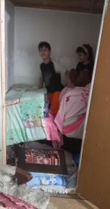 نگاه چه برسر رختخواب ها آوردن دوتا بروجک ها😅😅