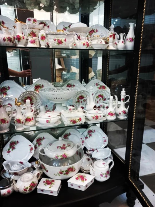 سرویس کامل گلسرخی 