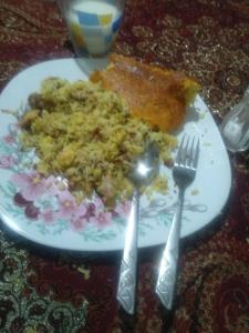 امروز هنر مو رو کردم 😍😋🤣 بفرمایید ته چین مرغ 😋