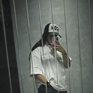 بزرگ کسی است 

که قلبش کودکانه 

قهرش بی کینه 

دوست داشتنش 