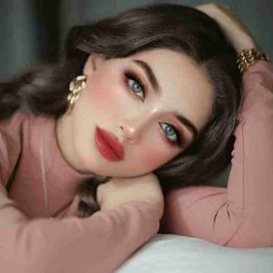 نگاه منحنیت گیراست✔️