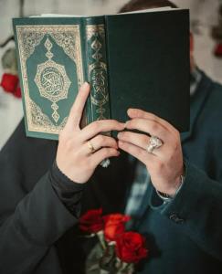 خدا گفت: زمین سرد است
👇👇