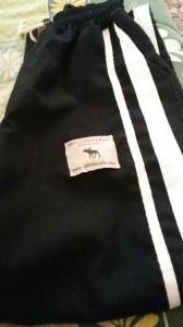 بابام بیدارم کرده برام شلوار اورده فاکتور حساب کنم😂