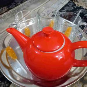 سلام واستون چای نبات آوردم 