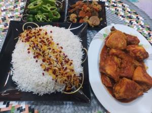 ناهارامروزمازرشک پلوبامرغ سسی.البته بدون سالادکه وقت سالادند