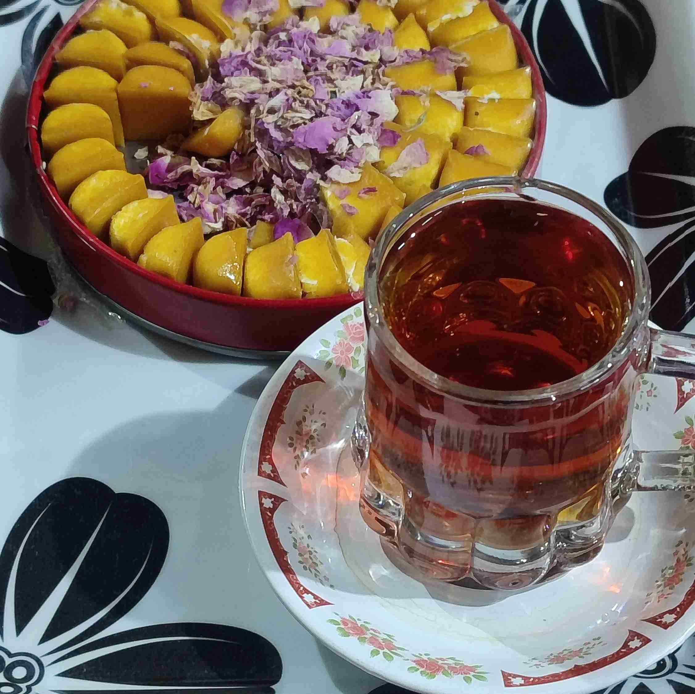 سلام ،نیم روزتان خوش..چه خوش گفت صائب تبریزی............‌

حیرت هر کس در این عالم ب قدر بینش است
هر که بینـاتر در این هنگامه حیران بیشتر....🍁☕🍁
