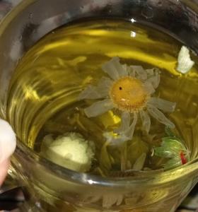 چای سبز و گل هازیبا