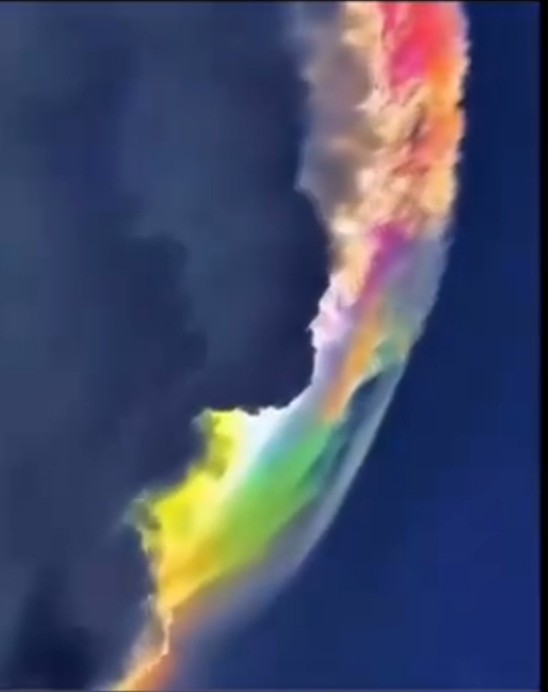 کف دست در اسمان ظاهر بشه این رنگیه 