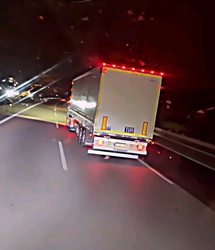 شبتون آروم گلهای خوب خبری 🙋🌹🌹❤️❤️😘😘