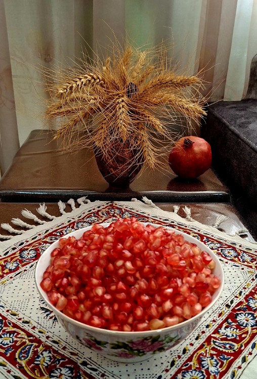 بفرمایید🌺هر از گاهی
برای آنان که دوستشون داری 
نشانه‌ای بفر