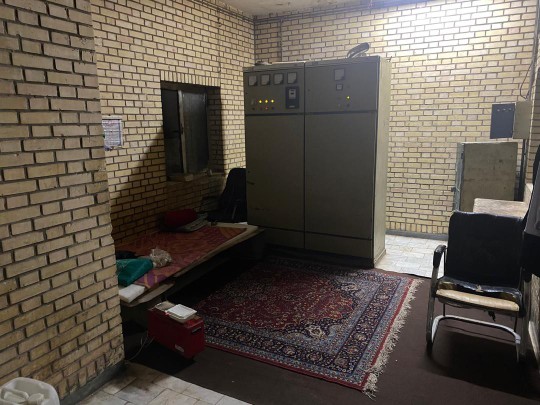 امشب باید اینجا باشم😒