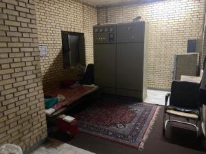 امشب باید اینجا باشم😒