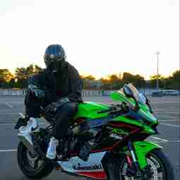 یادوست باش یادشمن وسط گ نخور