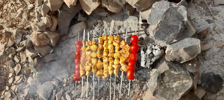 یه کباب خوشمزه در هوای لذت بخش پاییزی کبیرکوه