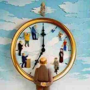 زمان رایگان است
ولی بسیارقیمتی!
نمیتوانیدصاحبش باشید،
امامیتوانید ازآن استفاده کنید.
نمیتوانید نگه‌اش دارید،اما میتوانید صرفش کنید.
ووقتی که ازدست دادید،دیگر هرگزنمیتوانید به دستش بیاورید.